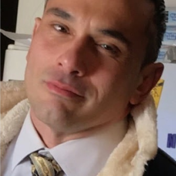 Meet your Posher, Joseph - Picture 3 of 4